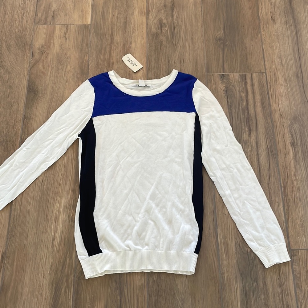 **BRAND NEW, WITH TAGS** Forever 21 Sweater